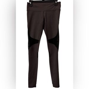 Alo Yoga women’s Medium gray Coast mesh panel leggings